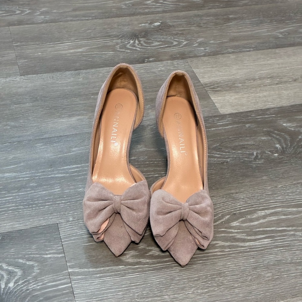 Taupe Bow Pointed-Toe Women's heels (bridal)